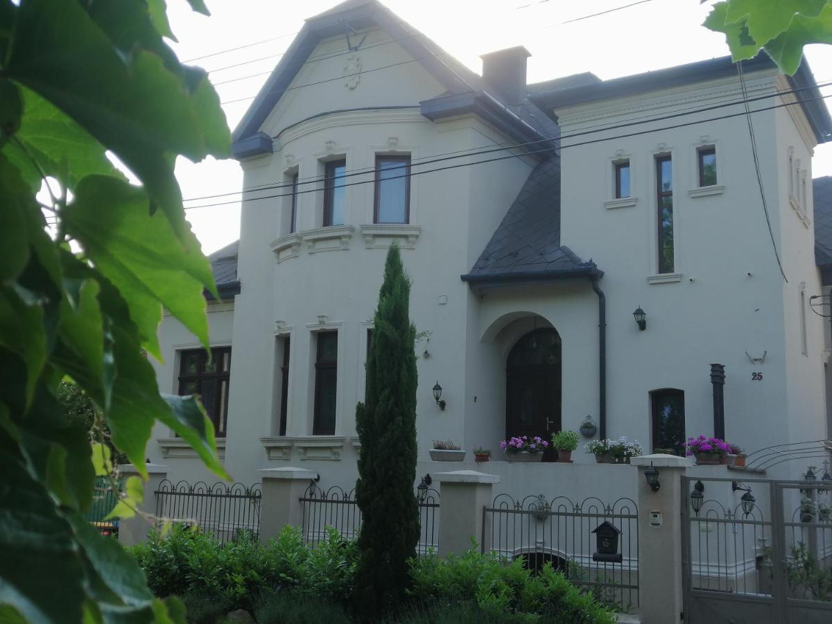 Kuria Apartman Budapest With Free Parking ภายนอก รูปภาพ