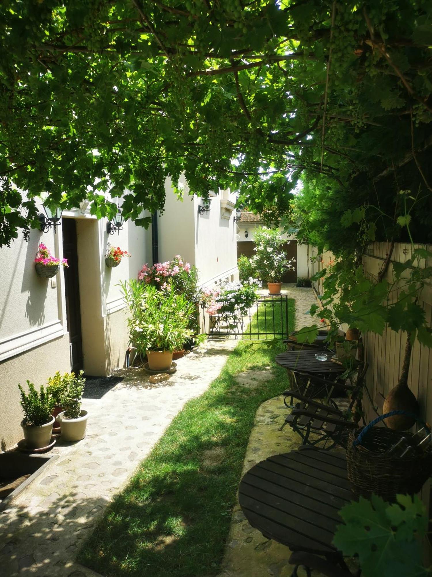 Kuria Apartman Budapest With Free Parking ภายนอก รูปภาพ